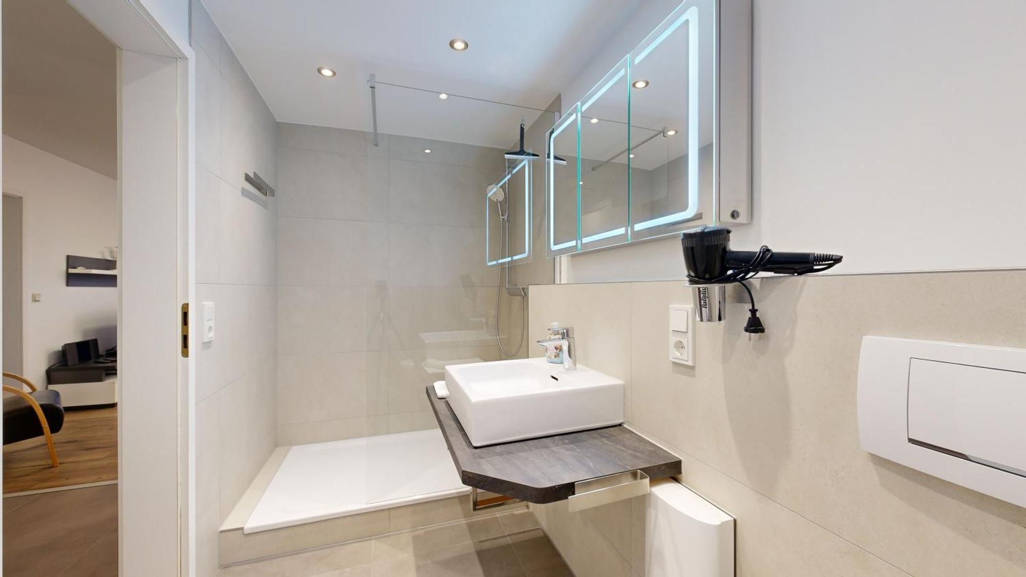 Fewos Direkt Am , Mit Balkon Und Teilweise Mit Meerblick, Haus Strelasund, Apartment *