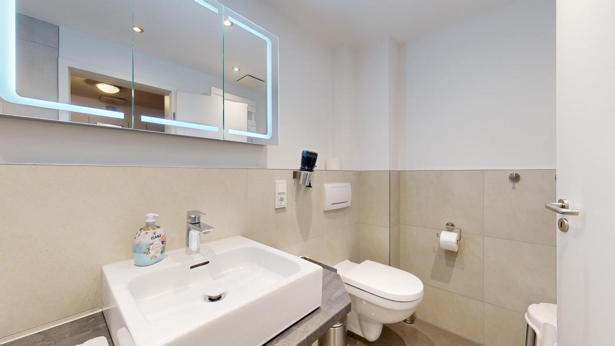Apartment Fewos Direkt Am , Mit Balkon Und Teilweise Mit Meerblick, Haus Strelasund, *