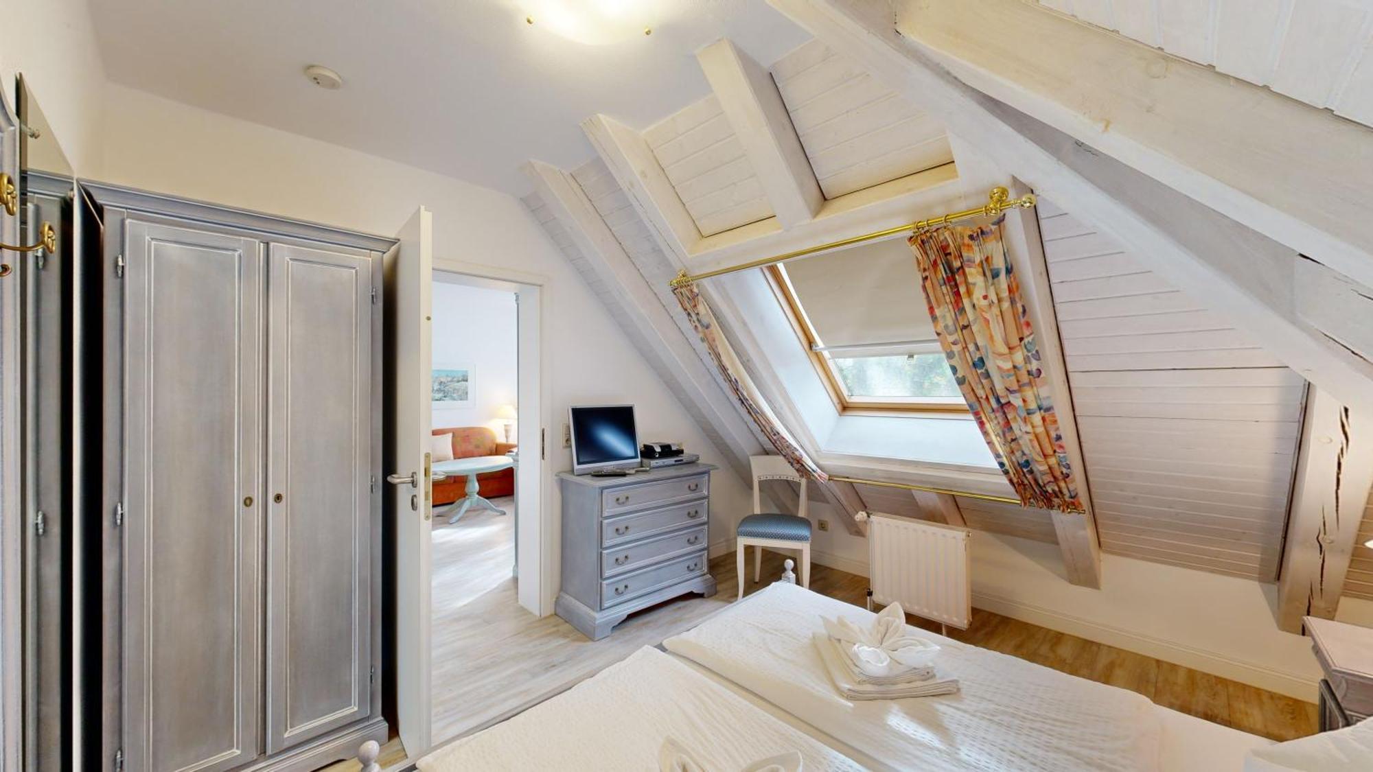 Fewos Direkt Am , Mit Balkon Und Teilweise Mit Meerblick, Haus Strelasund, * Binz